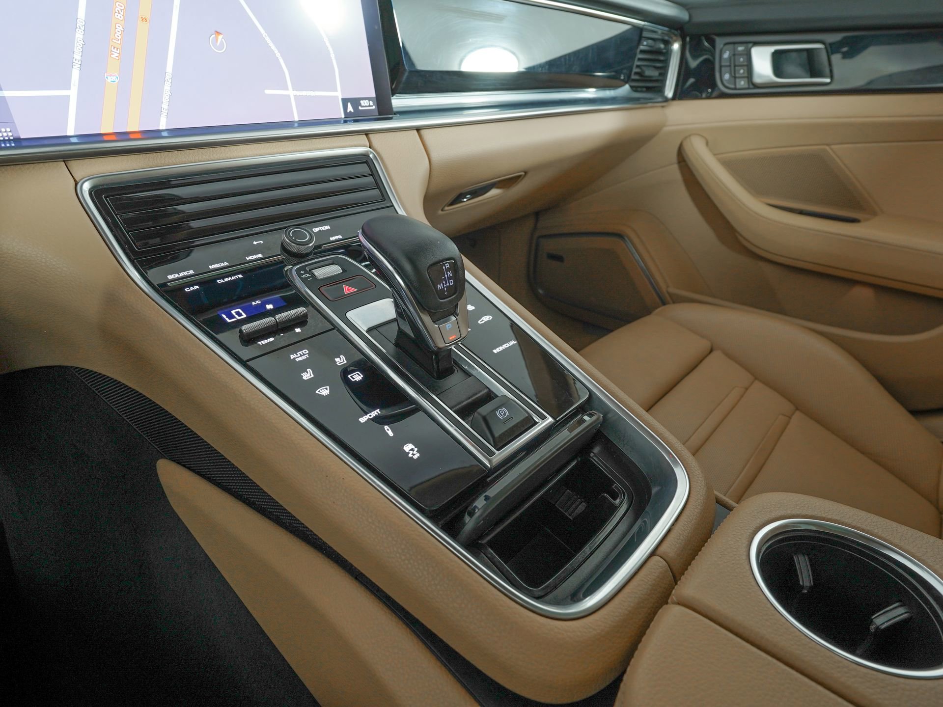 Used 2021 Porsche Panamera image 22