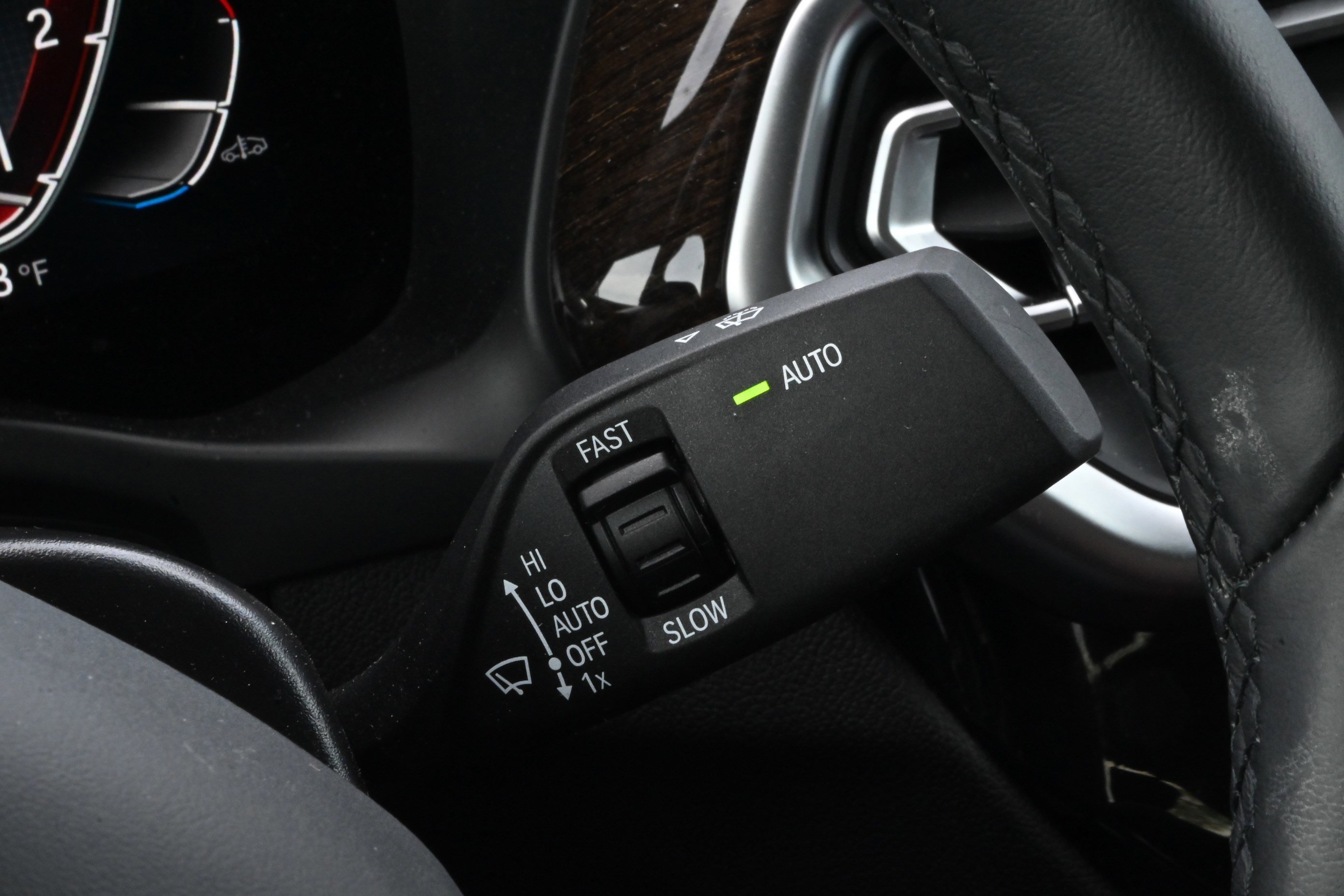 Certified 2025 BMW X4 xDrive30i w/ Premium Package image 37