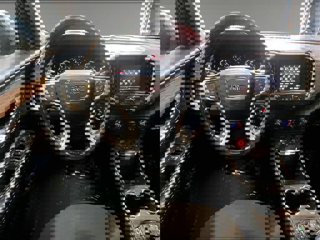 Used 2018 GMC Terrain SLE w/ Driver Convenience Package image 17