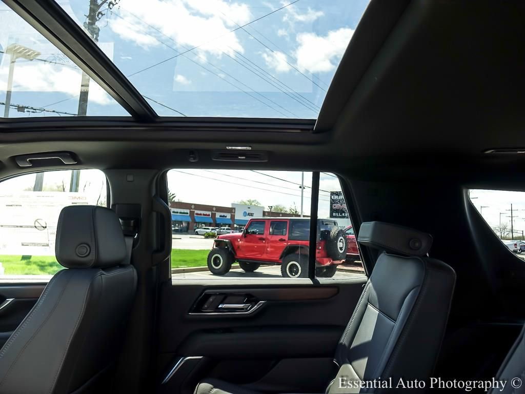 New 2026 GMC Yukon Denali w/ Sun & Power Step Package AWD/4WD image 12