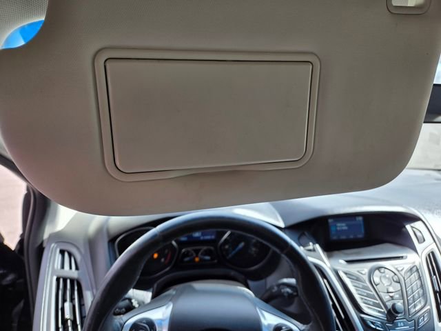 Used 2014 Ford Focus SE w/ Equipment Group 201A image 16