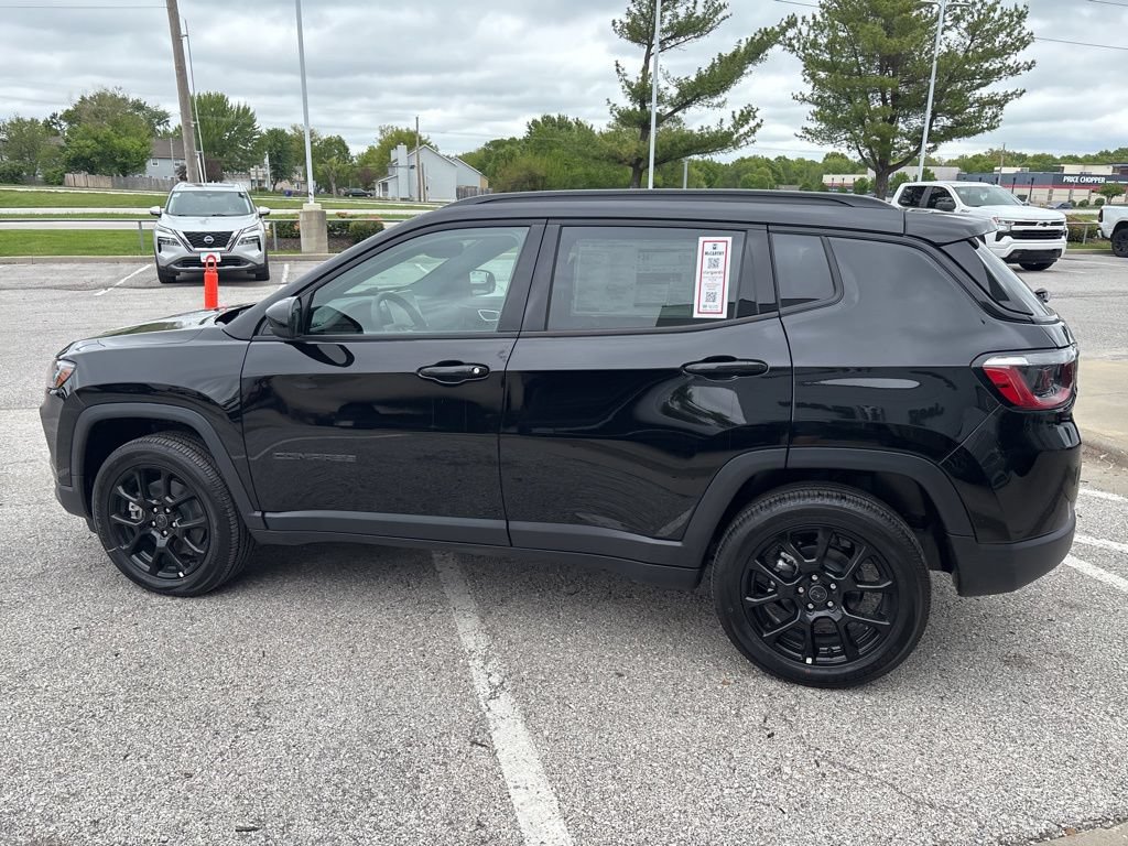 New 2026 Jeep Compass Latitude AWD/4WD image 17