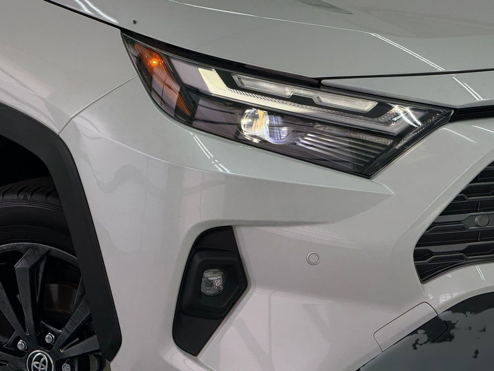 Used 2024 Toyota RAV4 Limited AWD/4WD image 10