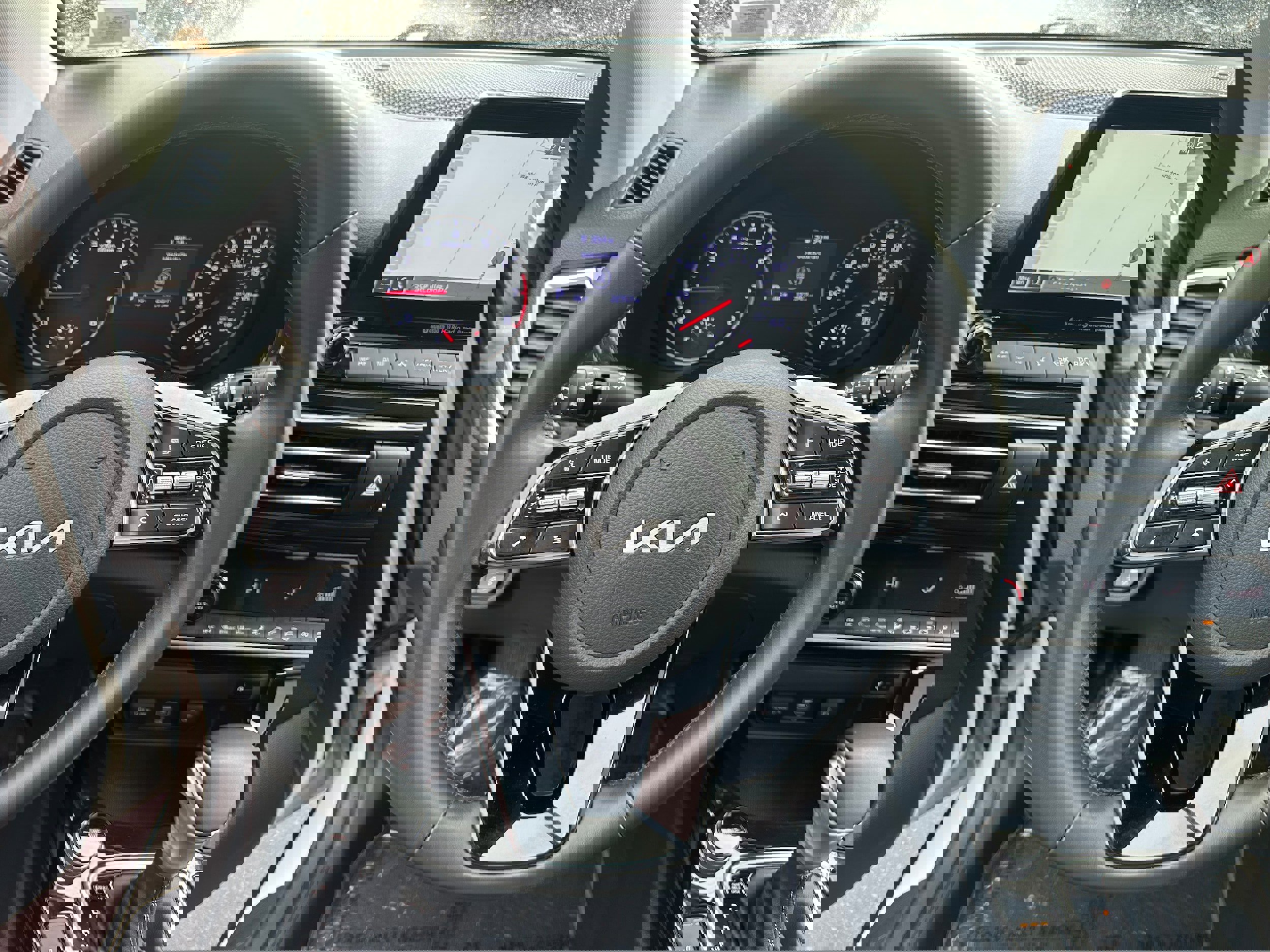 Used 2023 Kia Seltos EX image 40