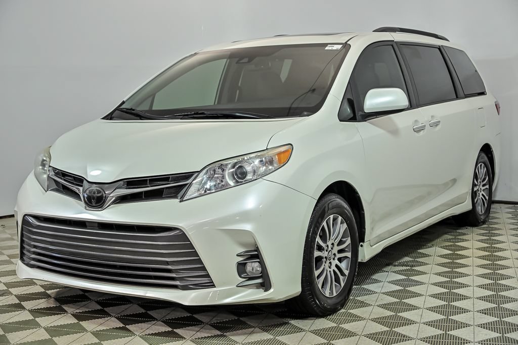 Used 2020 Toyota Sienna XLE FWD image 5
