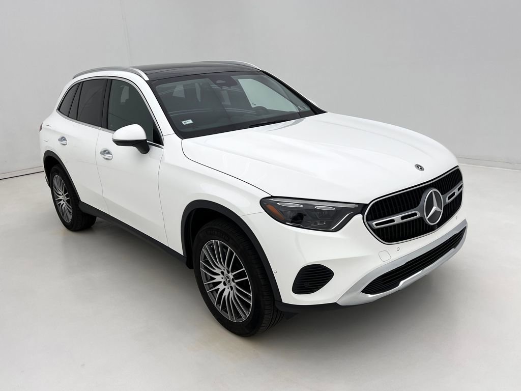 Used 2024 Mercedes-Benz GLC 300 4MATIC image 2