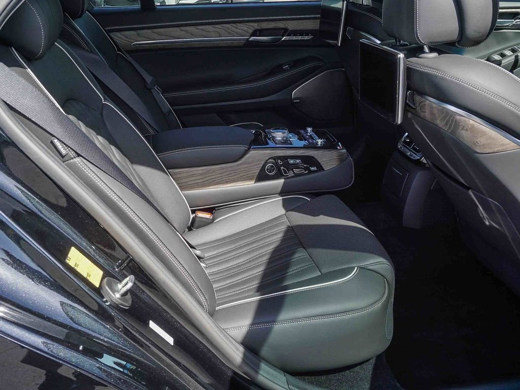 Used 2022 Genesis G90 5.0 Ultimate image 13