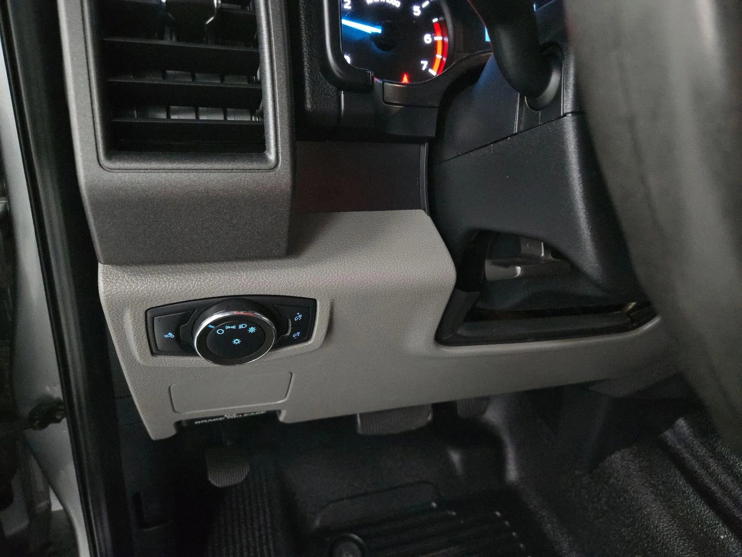 Used 2020 Ford F250 XL w/ Power Equipment Group image 25