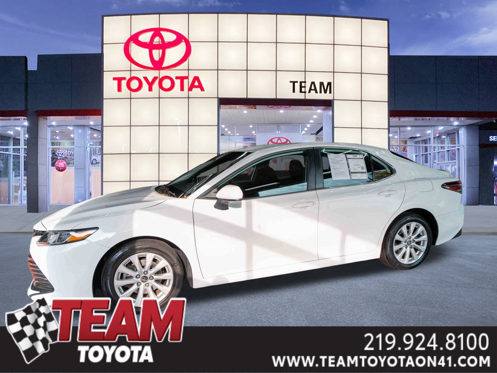 Used 2019 Toyota Camry LE image 1