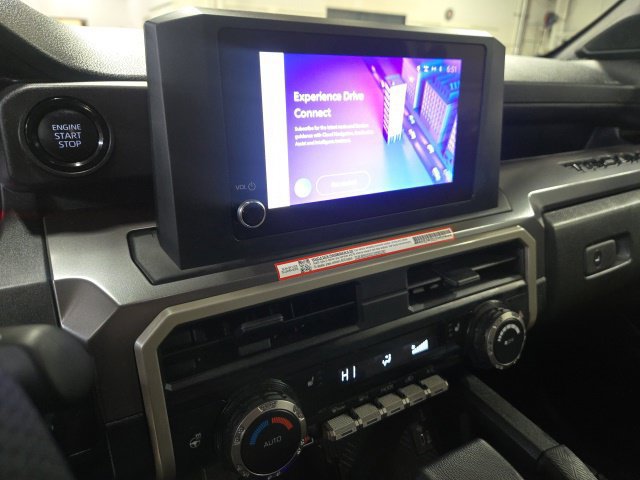 Used 2025 Toyota Tacoma SR5 AWD/4WD image 15