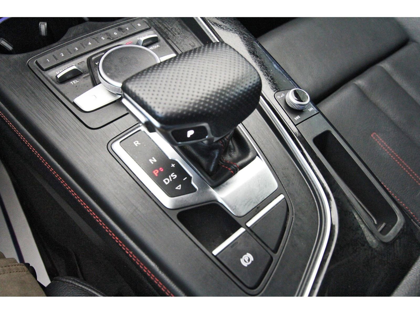 Used 2018 Audi A4 2.0T Prestige w/ Prestige Package AWD/4WD image 30
