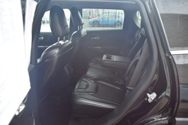 Used 2021 Jeep Cherokee Latitude Plus AWD/4WD image 35
