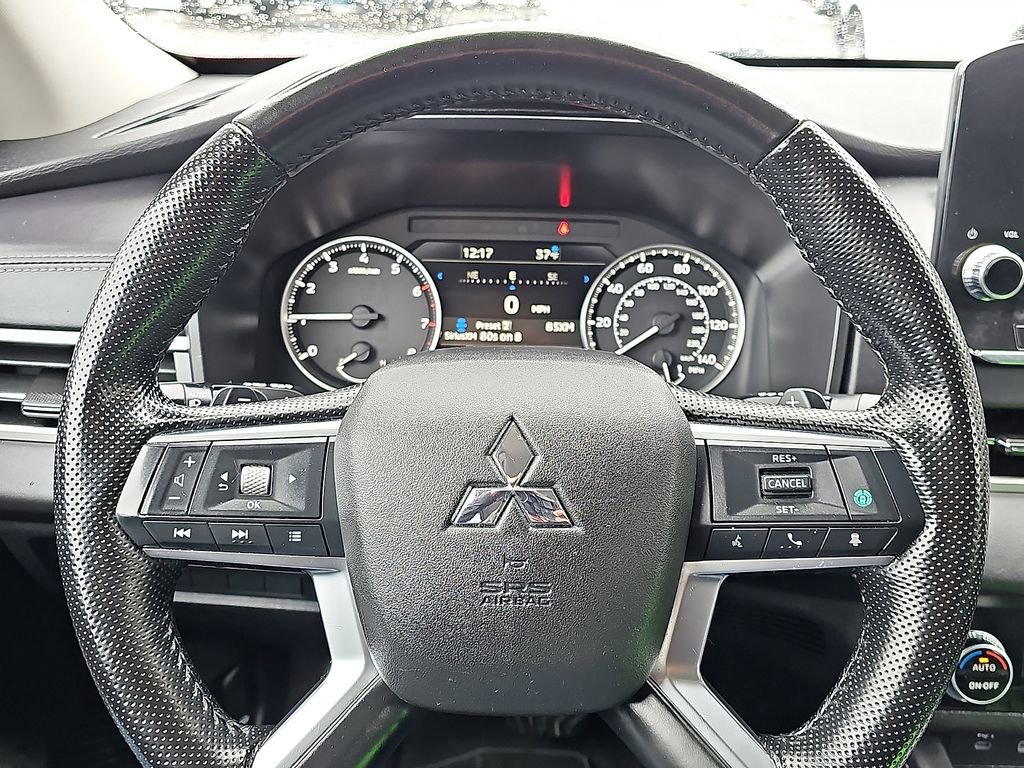 Used 2024 Mitsubishi Outlander SE image 21