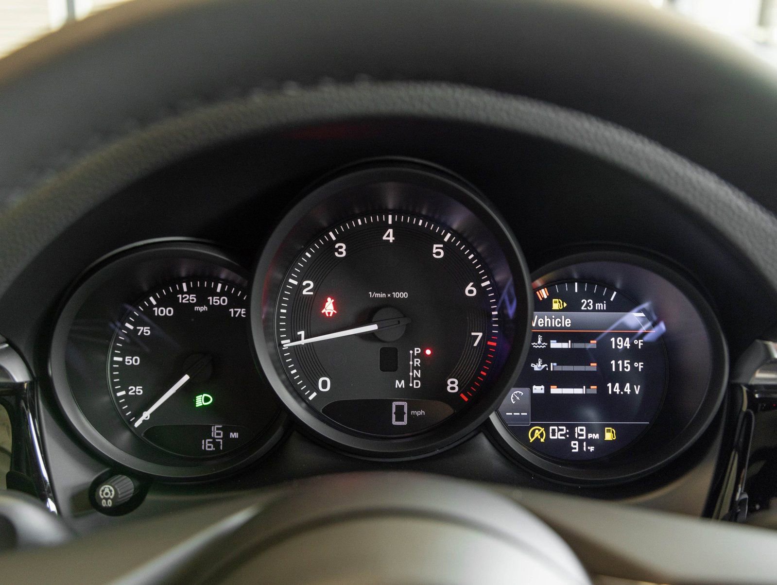 Certified 2026 Porsche Macan AWD/4WD image 13