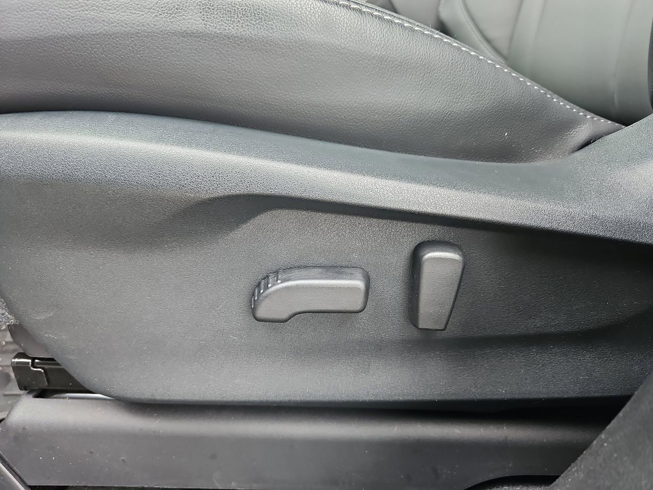 Used 2026 Subaru Ascent Premium AWD/4WD image 35