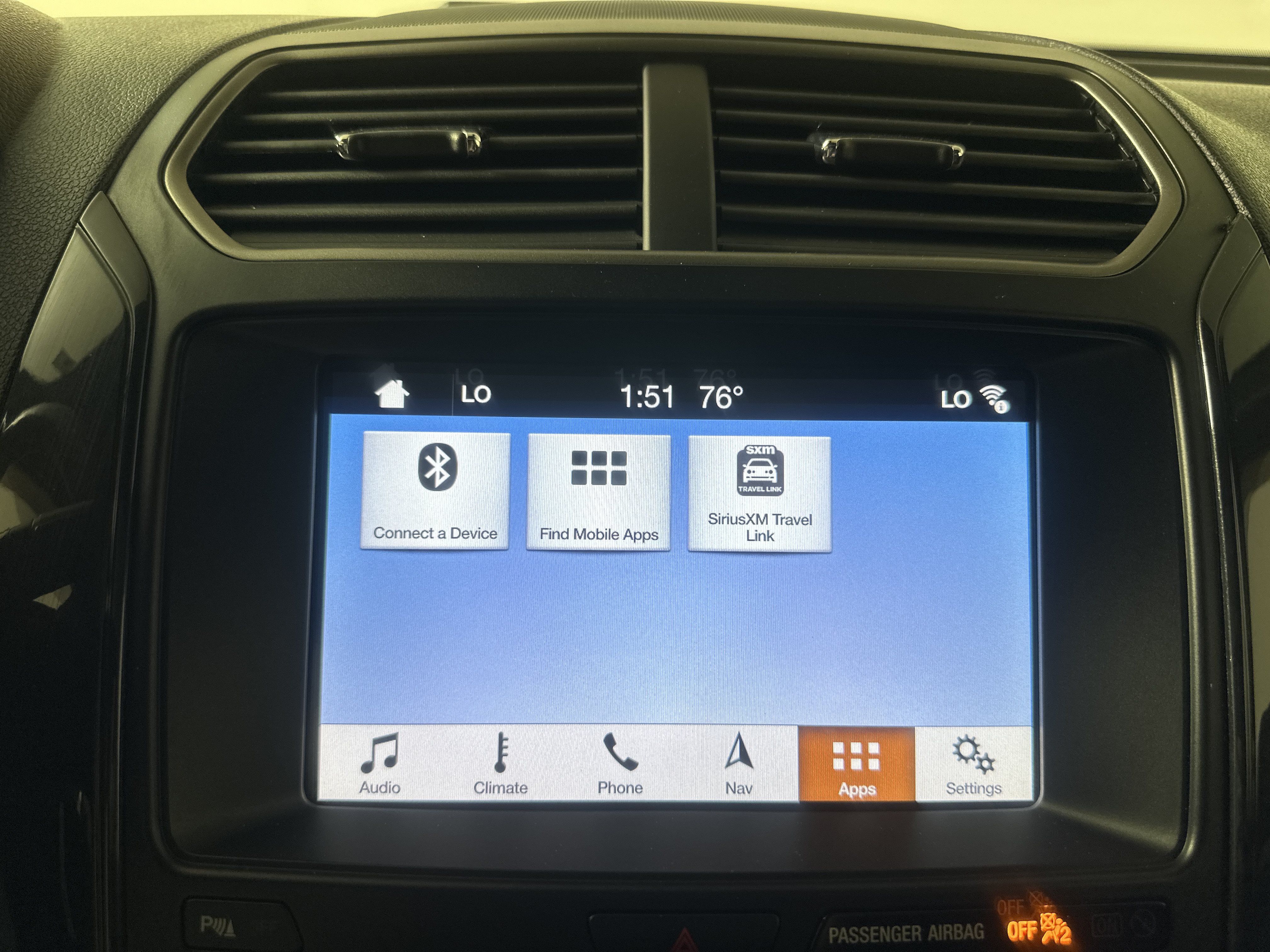 Used 2019 Ford Explorer XLT w/ Equipment Group 202A AWD/4WD image 18