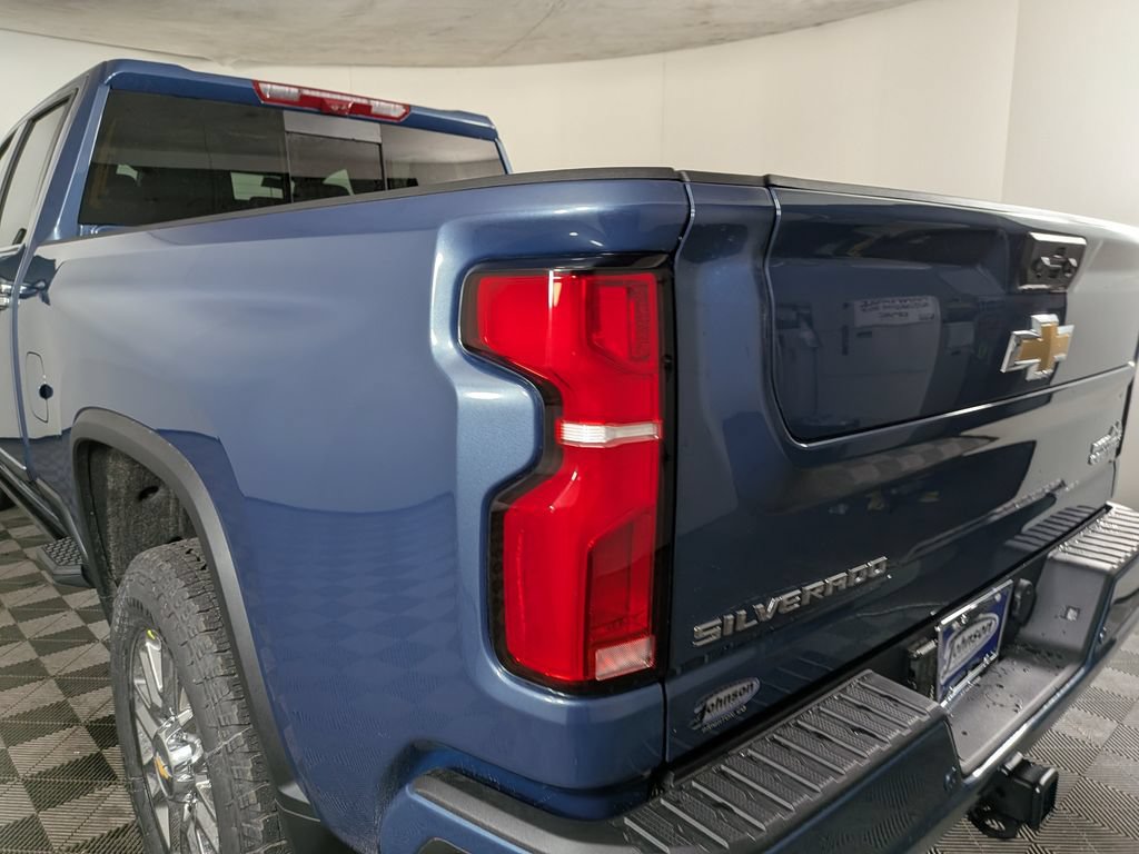 New 2026 Chevrolet Silverado 2500 High Country w/ High Country Premium Package AWD/4WD image 12