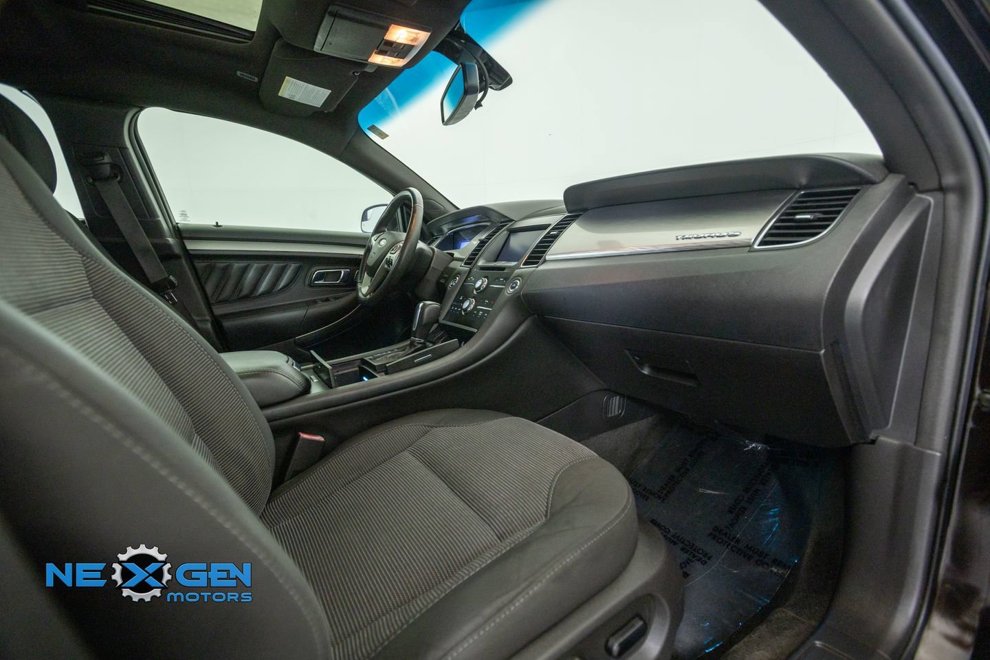 Used 2013 Ford Taurus SEL FWD image 39