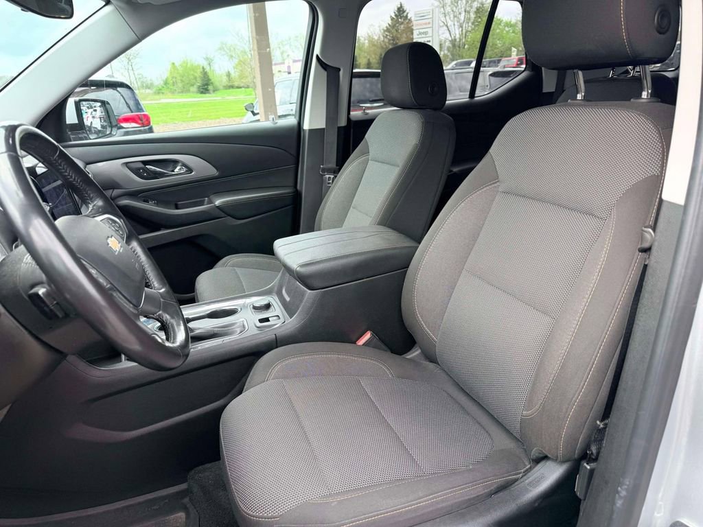 Used 2018 Chevrolet Traverse LT FWD image 15