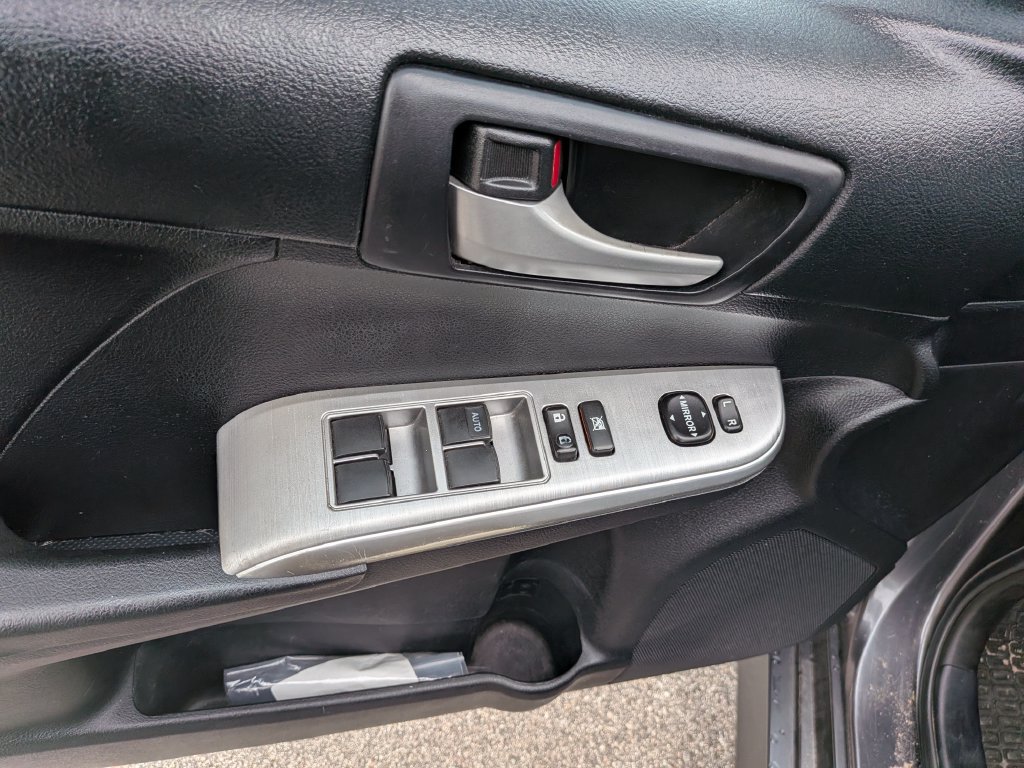 Used 2012 Toyota Camry SE FWD image 8