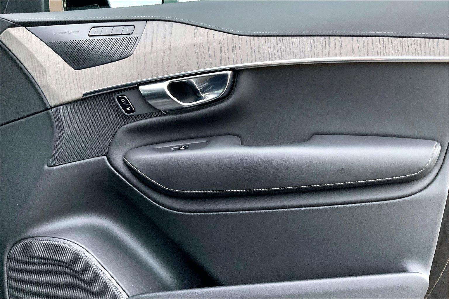 Used 2022 Volvo XC90 T6 Inscription w/ Climate Package image 23