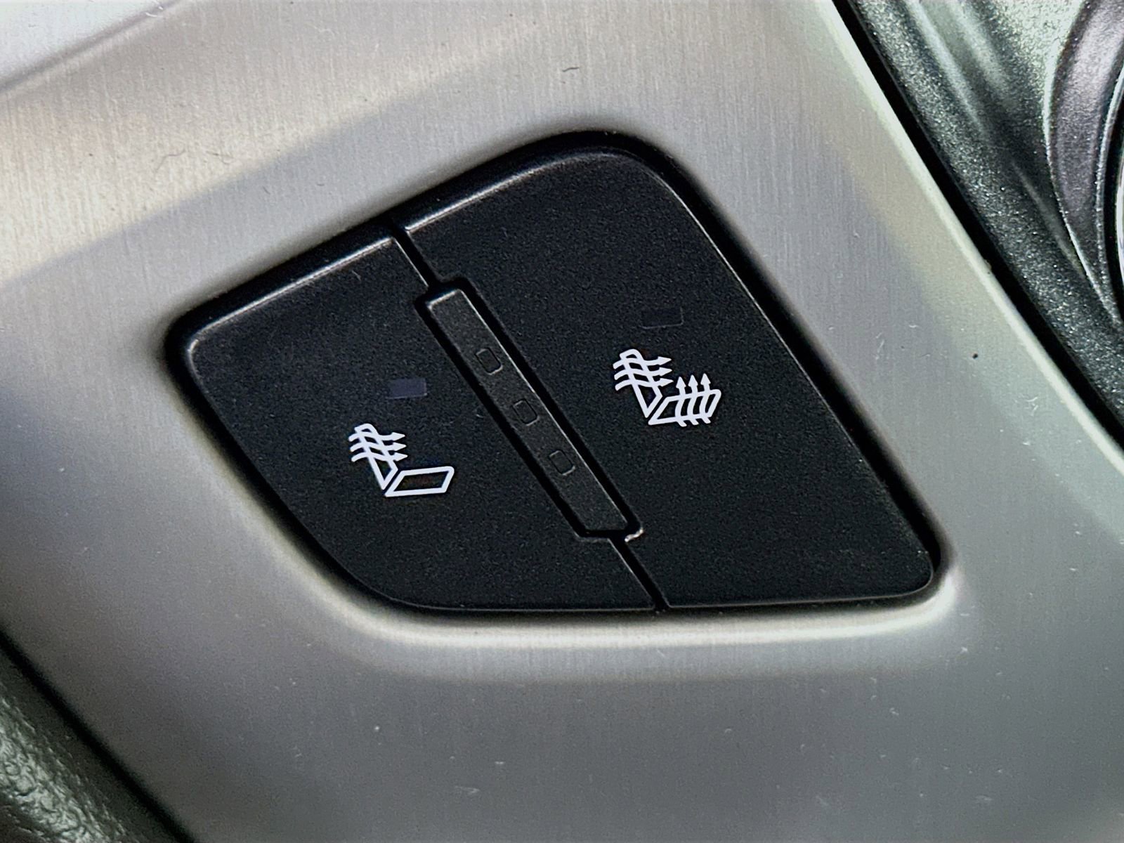 Used 2015 GMC Sierra 1500 SLT w/ SLT Crew Cab Value Package AWD/4WD image 22