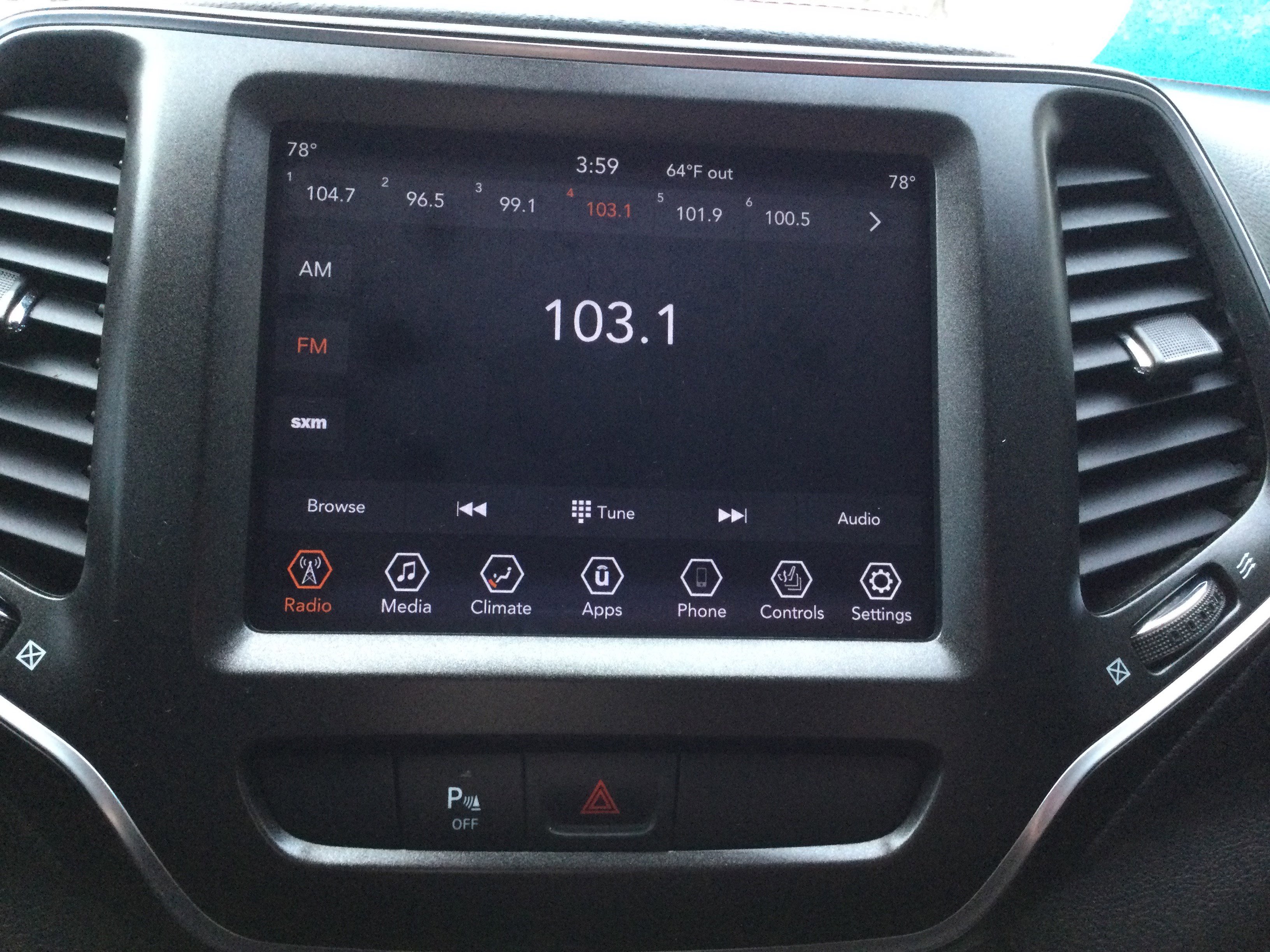 Used 2019 Jeep Cherokee Trailhawk w/ Comfort/Convenience Group image 11