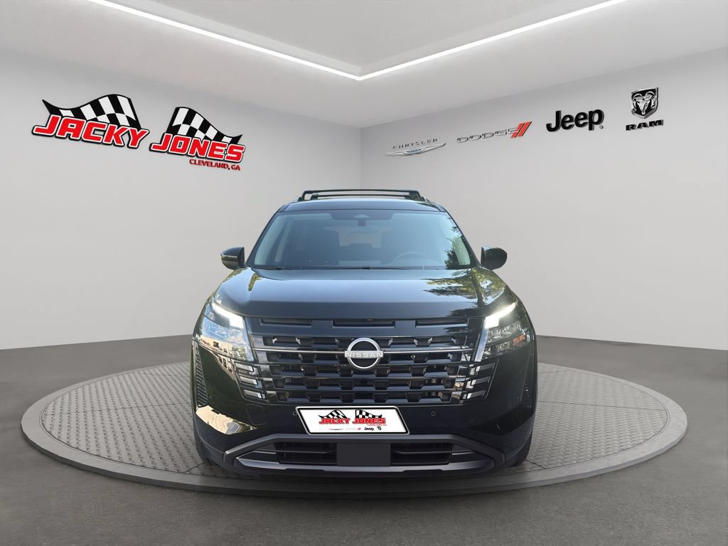 Used 2026 Nissan Pathfinder SV FWD image 13