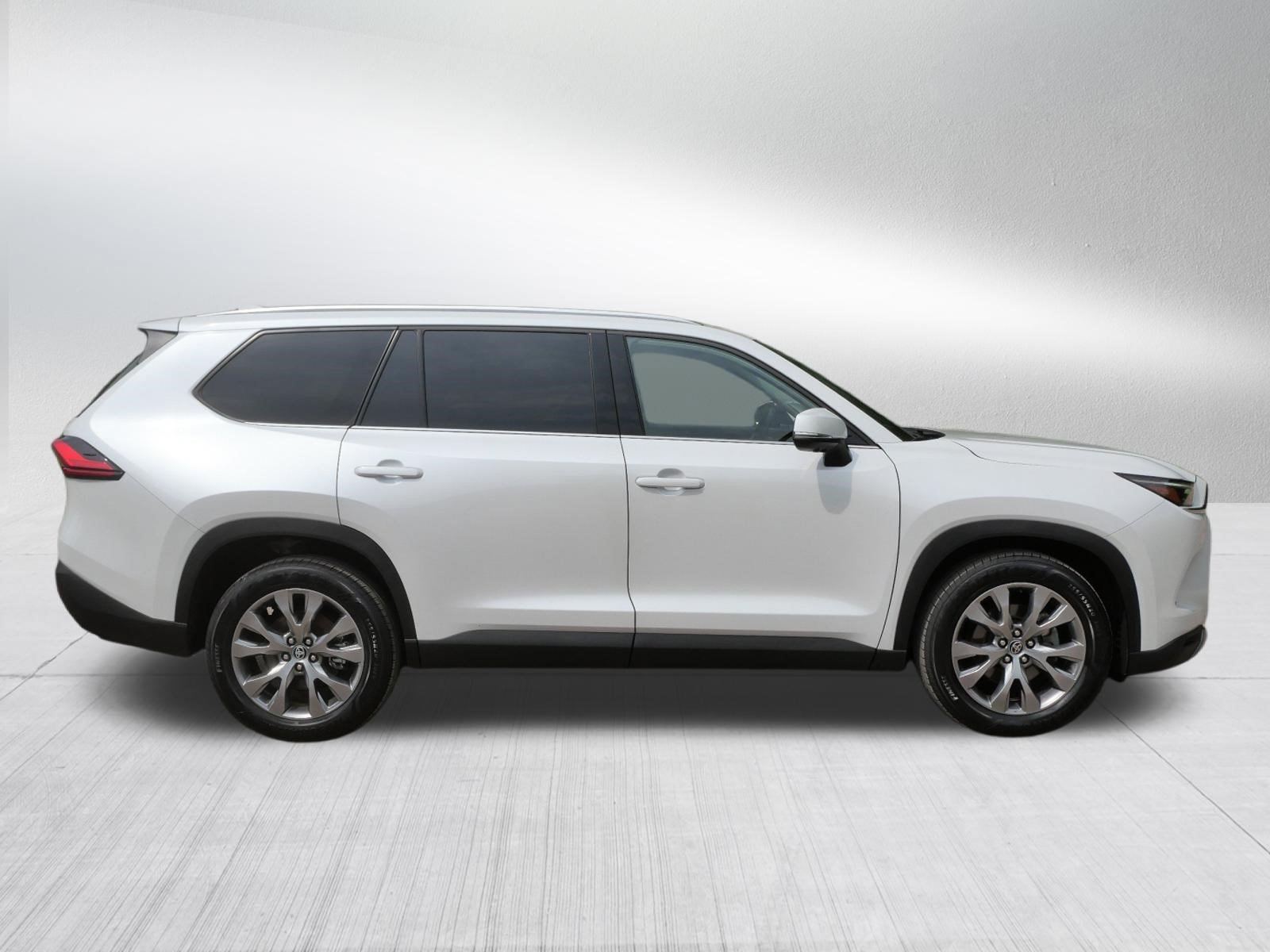 Certified 2024 Toyota Grand Highlander AWD image 9