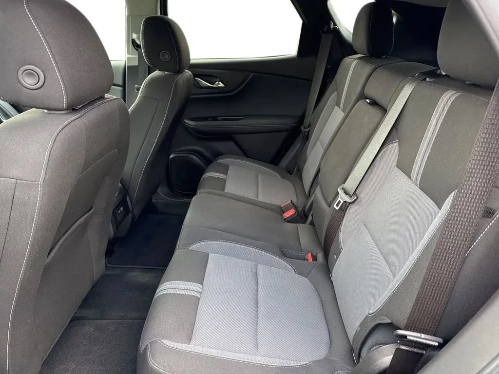 Used 2024 Chevrolet Blazer LT w/ Convenience Package FWD image 28