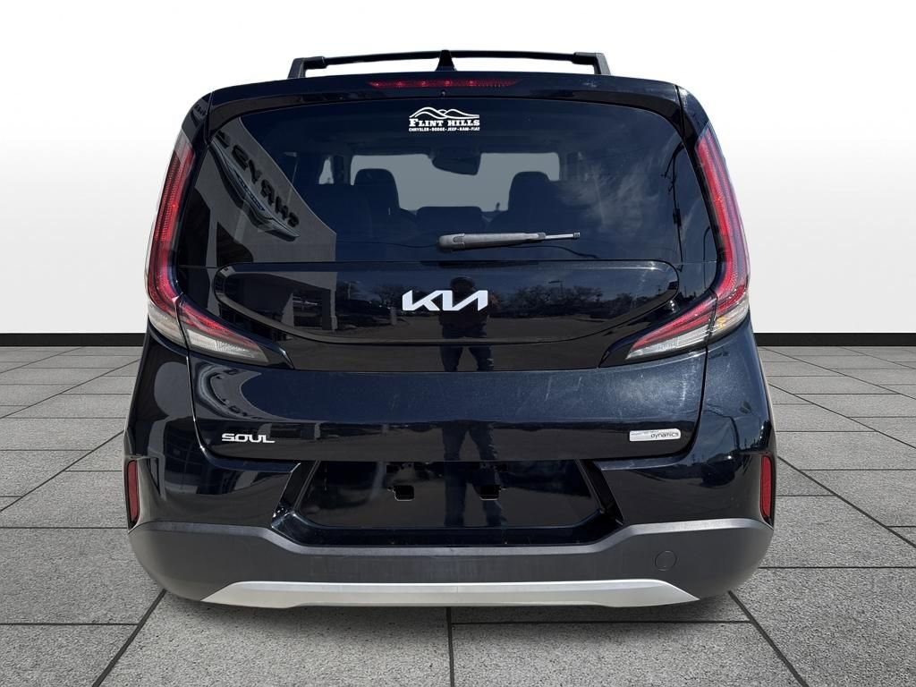 Used 2023 Kia Soul EX image 5
