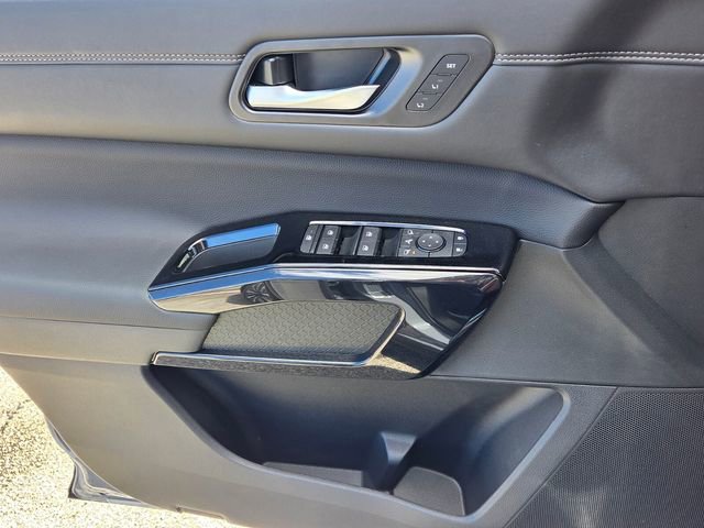 New 2026 Nissan Pathfinder Platinum w/ Cargo Package image 29