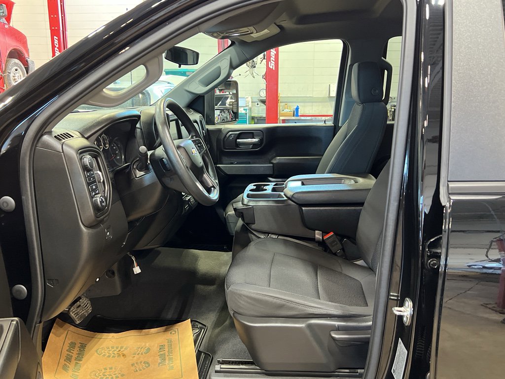 Used 2023 Chevrolet Silverado 2500 Custom w/ Custom Convenience Package image 12