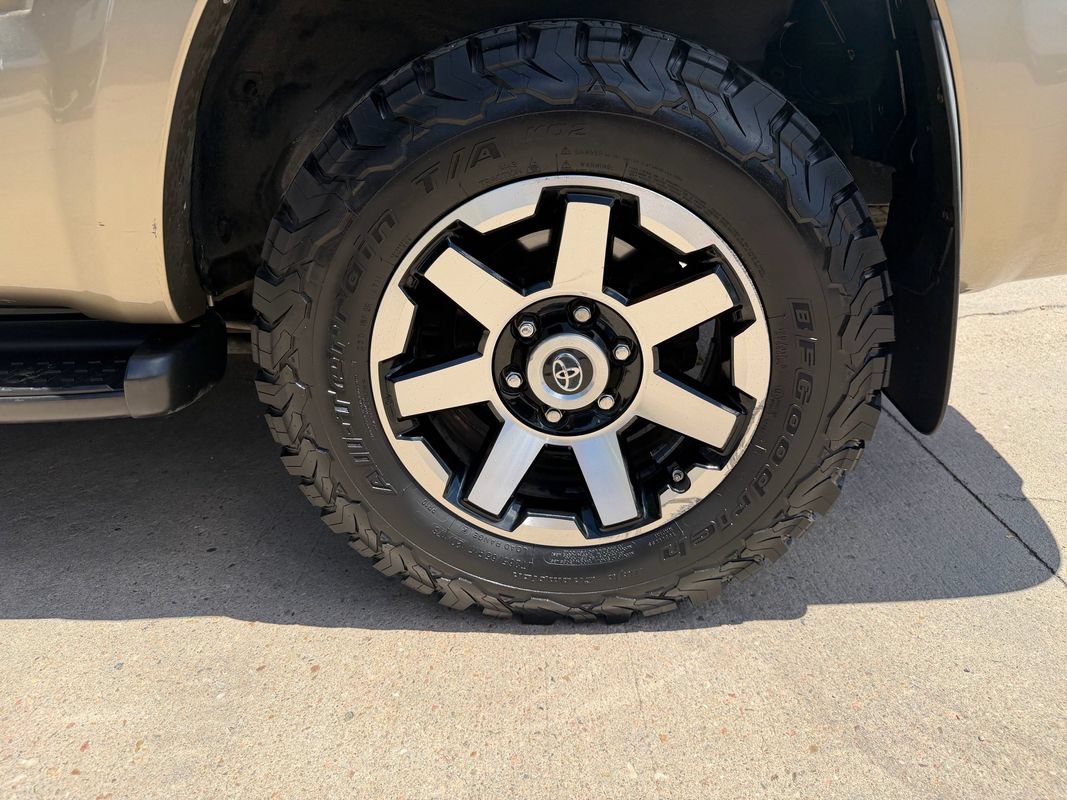 Used 2008 Toyota 4Runner SR5 AWD/4WD image 39