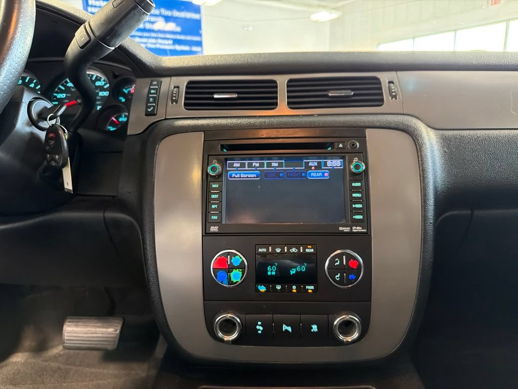 Used 2011 Chevrolet Suburban LT AWD/4WD image 15