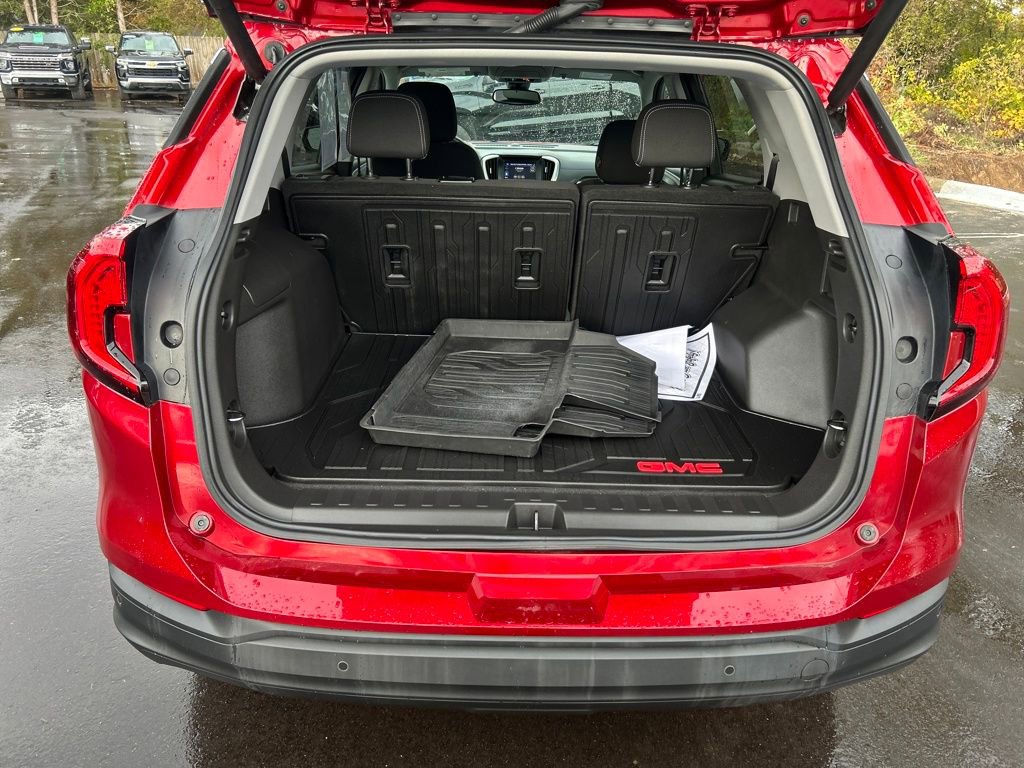 Used 2022 GMC Terrain SLE w/ Driver Convenience Package image 10