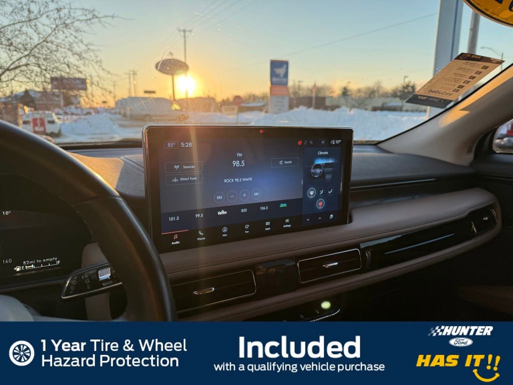 Used 2022 Lincoln Nautilus Reserve image 10