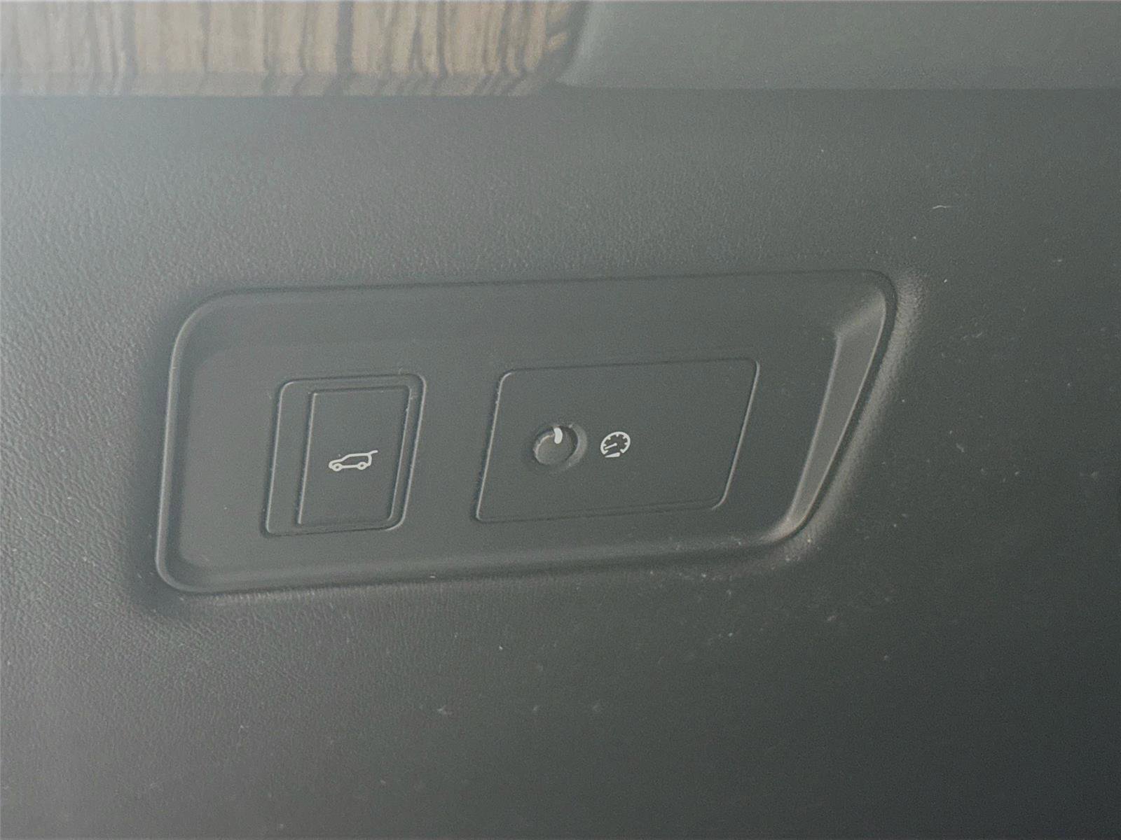 Used 2019 Land Rover Range Rover HSE image 4