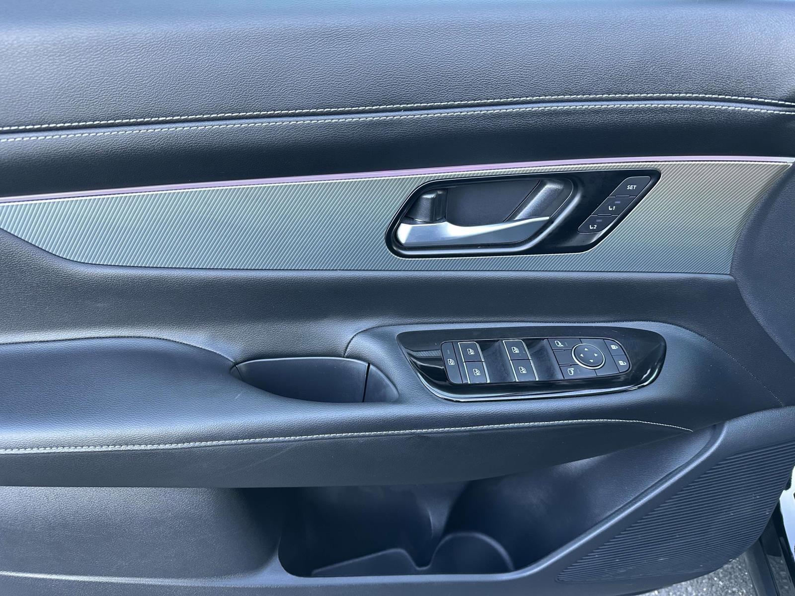 Used 2025 Nissan Murano SL image 14