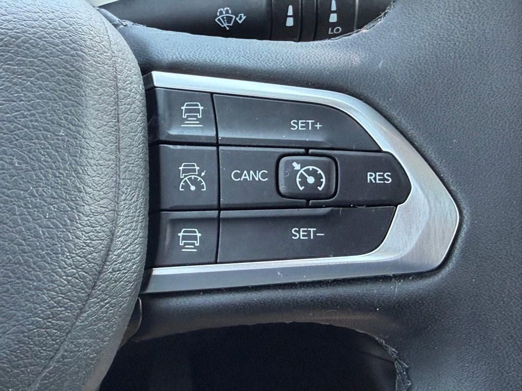 Used 2025 Jeep Compass Limited image 20