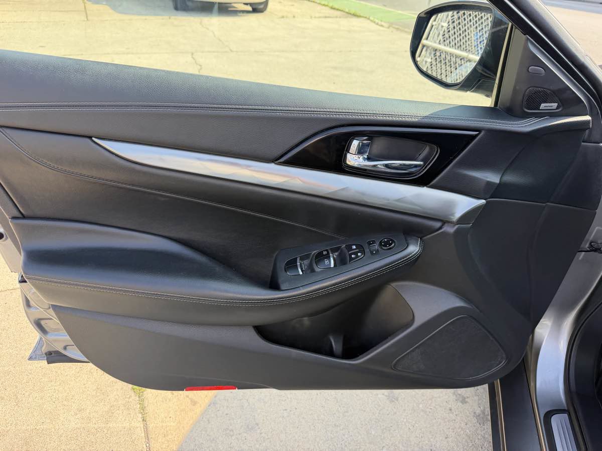 Used 2022 Nissan Maxima SL FWD image 10