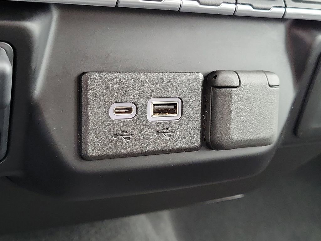 Used 2022 GMC Sierra 2500 SLE w/ SLE Value Package; image 10