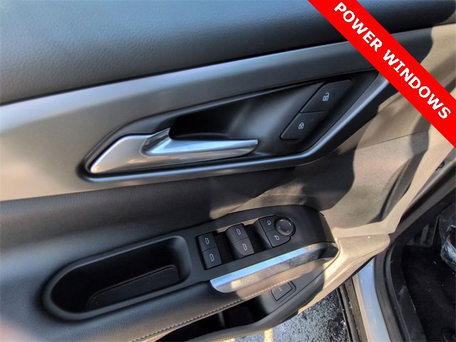 Used 2024 Chevrolet Traverse LS image 23