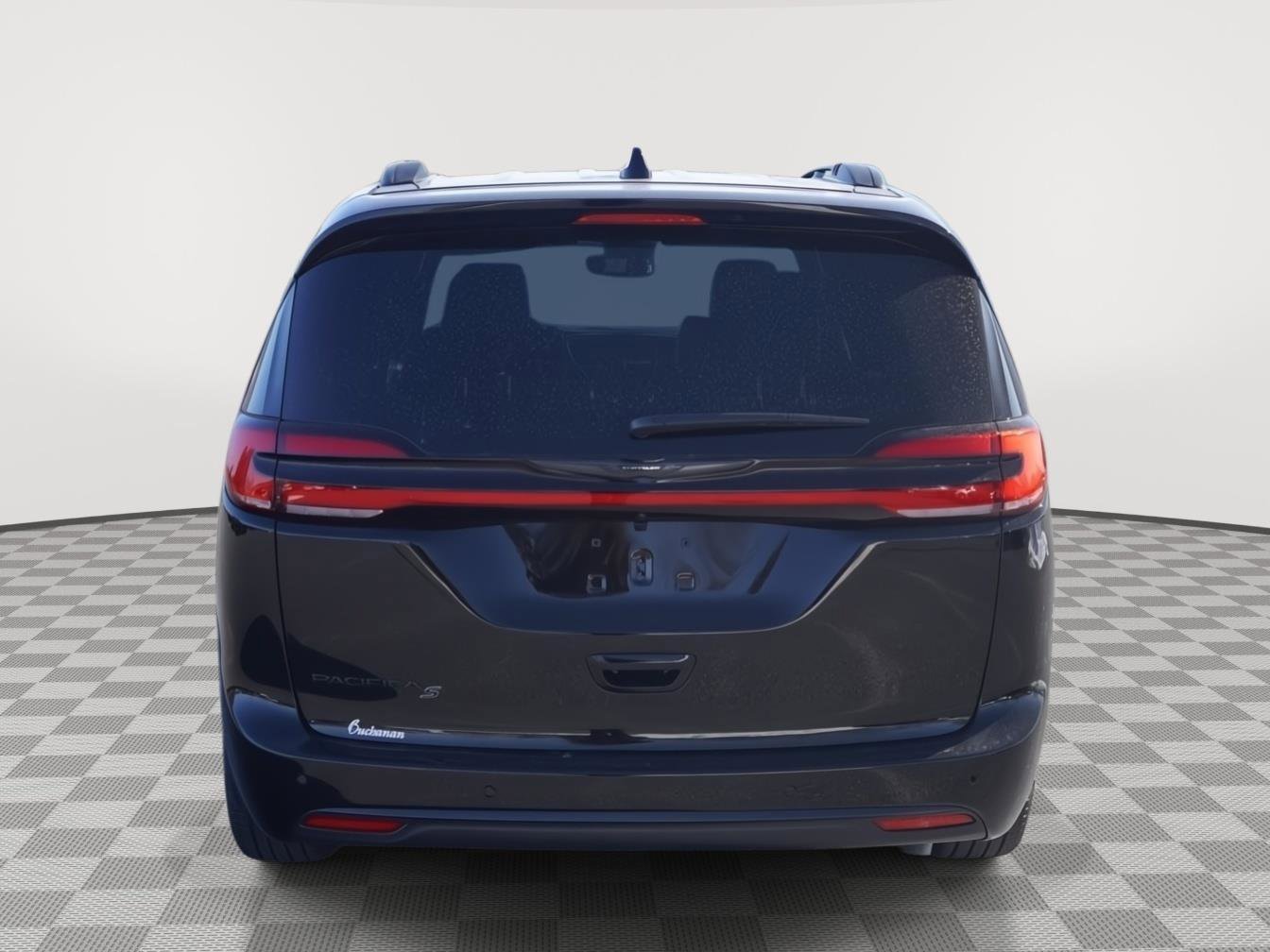 New 2026 Chrysler Pacifica Select w/ S Appearance Package image 6
