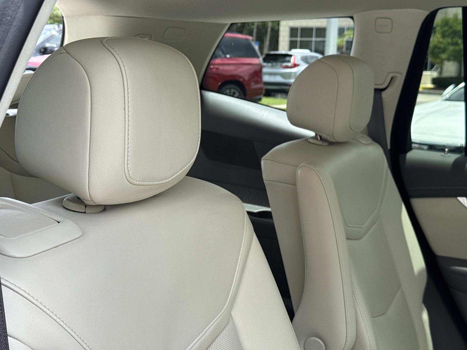 Used 2024 Cadillac XT6 Premium Luxury FWD image 27