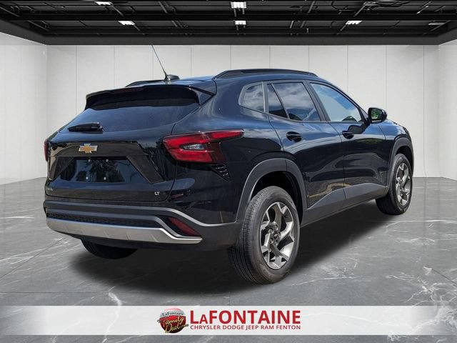 Used 2025 Chevrolet Trax LT FWD image 5