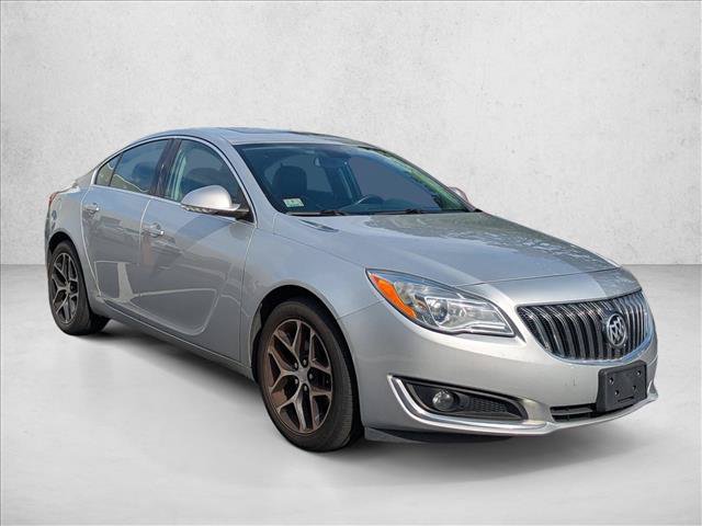 Used 2017 Buick Regal Sport Touring FWD image 3