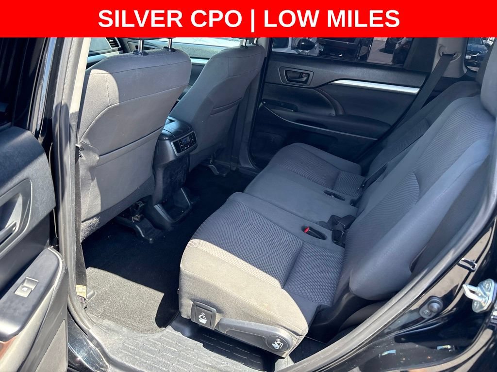 Used 2019 Toyota Highlander LE w/ Carpet Mat Package (TMS) FWD image 11