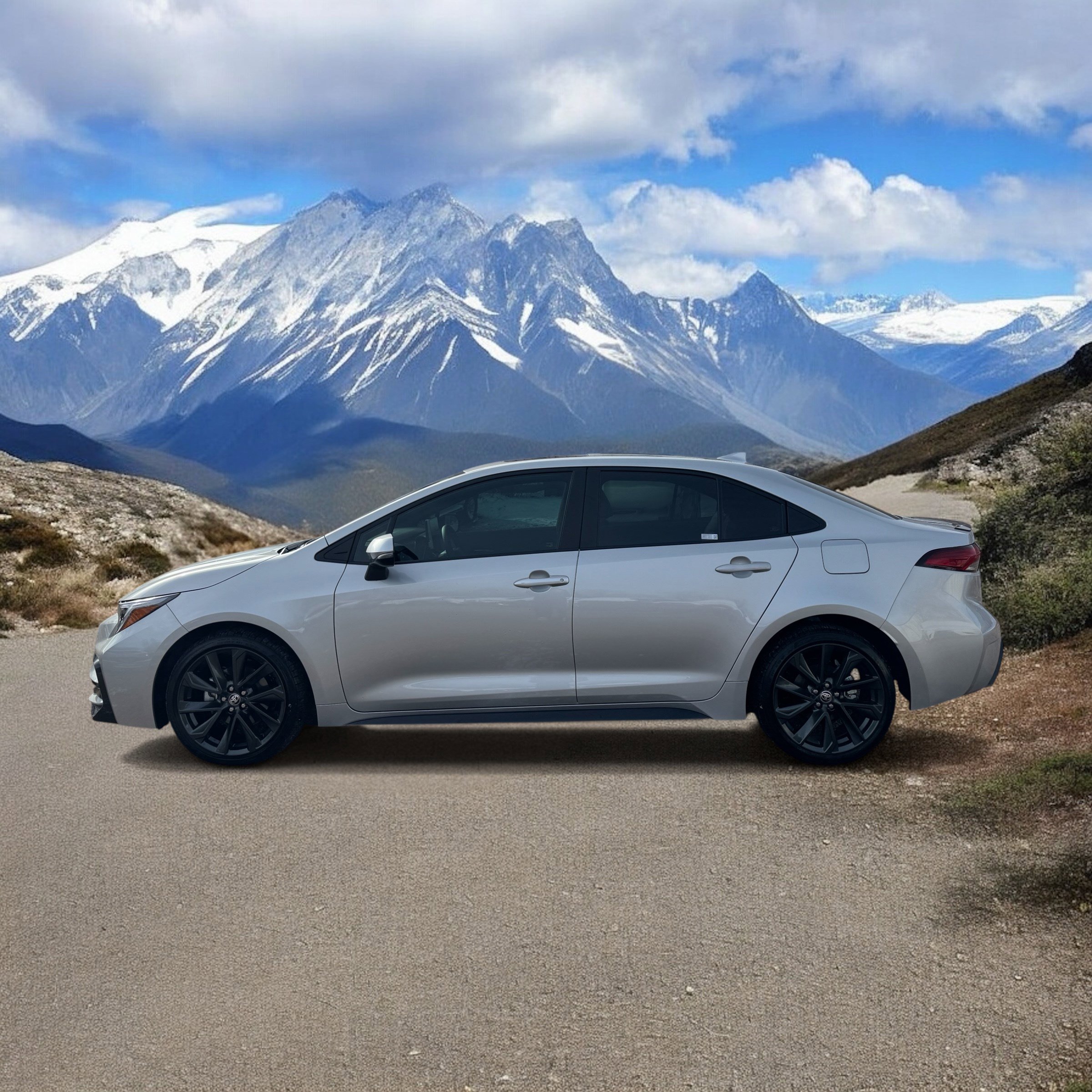 Used 2025 Toyota Corolla XSE image 2