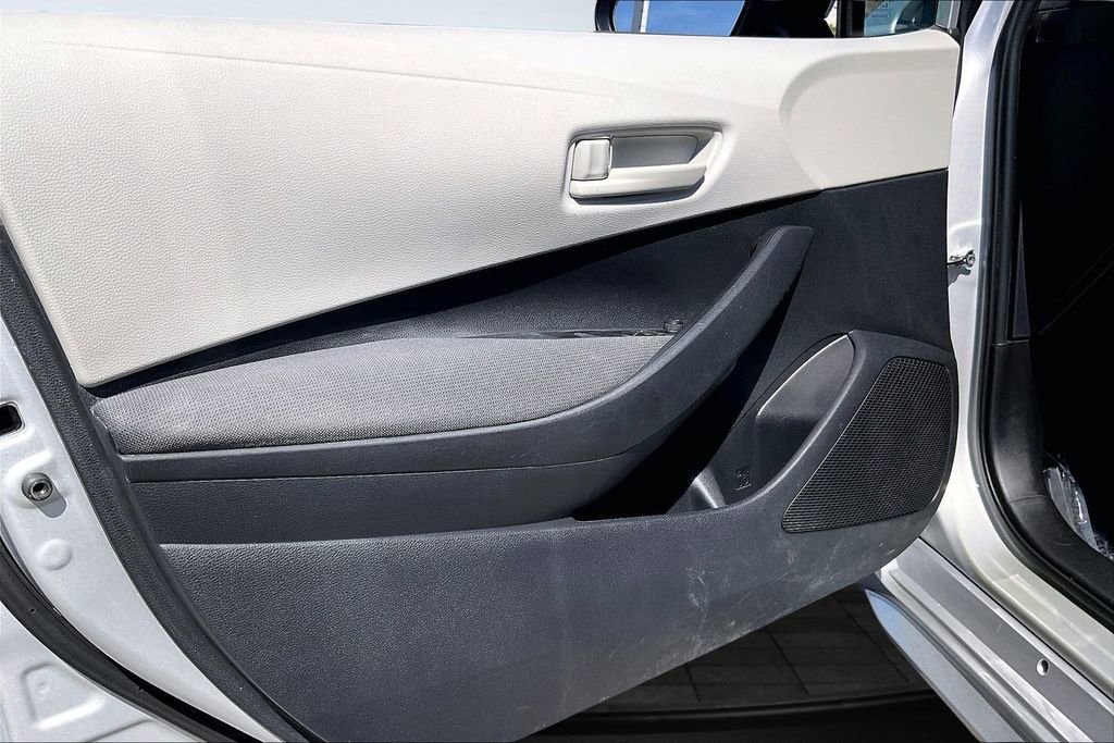 Used 2022 Toyota Corolla LE image 21